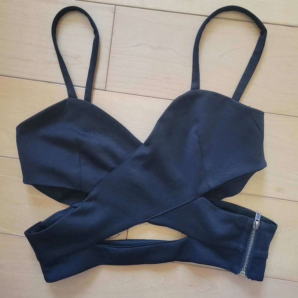Persun Black Wrap Front Cutout Bralette Crop Top - Picture 2 of 5